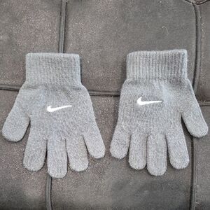 Nike Gray Knit Gloves